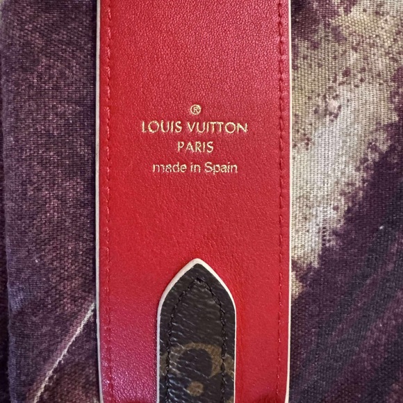 Louis Vuitton Brown Monogram Strap with Red Interior - Picture 4 of 14